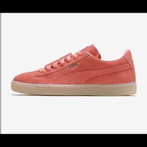 NIB Puma Suede Pink Sneakers